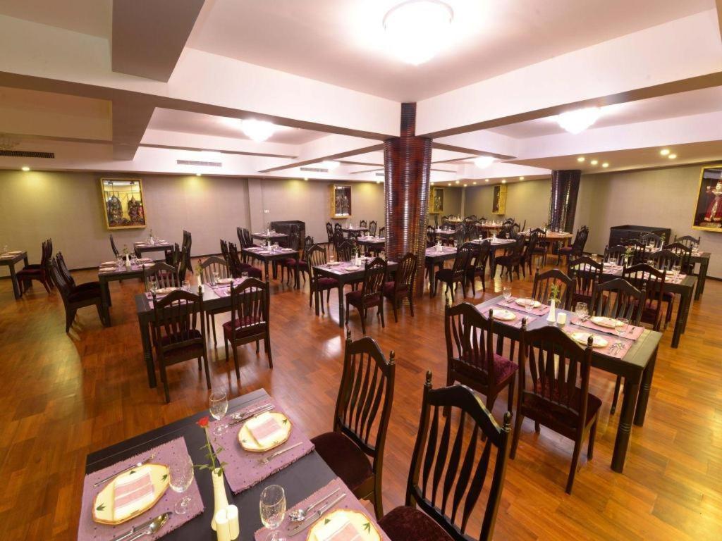Taw Win Garden Hotel Янгон Екстер'єр фото