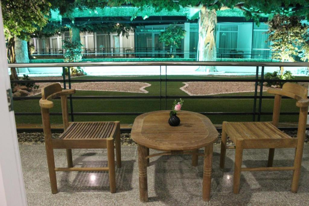 Taw Win Garden Hotel Янгон Екстер'єр фото